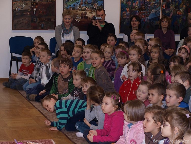 Przedszkolaki i wolontariusze na Sztumskim Zamku Przedszkolaki i wolontariusze na Sztumskim Zamku