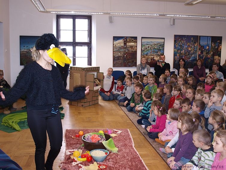 Przedszkolaki i wolontariusze na Sztumskim Zamku Przedszkolaki i wolontariusze na Sztumskim Zamku