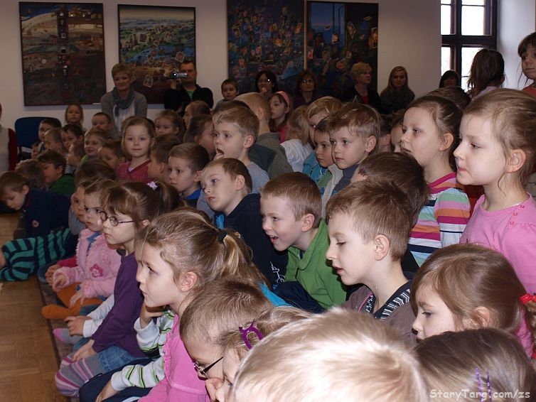 Przedszkolaki i wolontariusze na Sztumskim Zamku Przedszkolaki i wolontariusze na Sztumskim Zamku