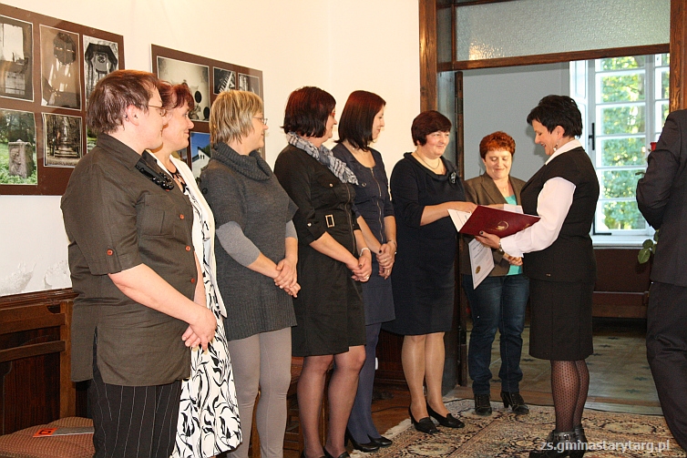 Nagrody dla pracownikw owiaty